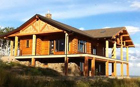 Heart West Haven Holiday Home Priddis Canada